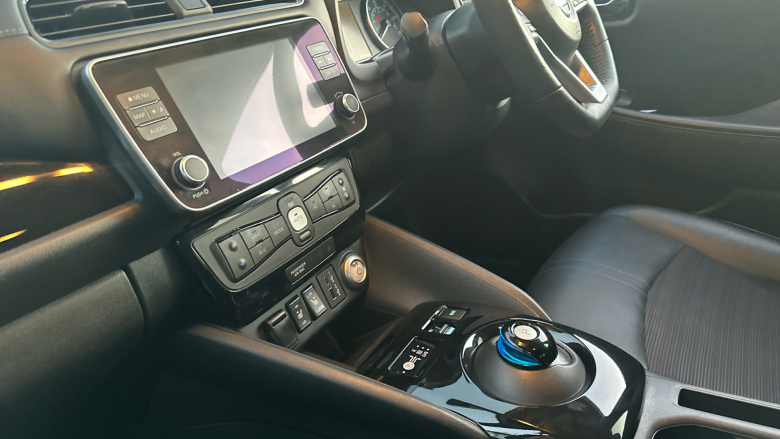 Nissan LEAF 160kW e+ N-Connecta 62kWh 5dr Auto Electric Hatchback